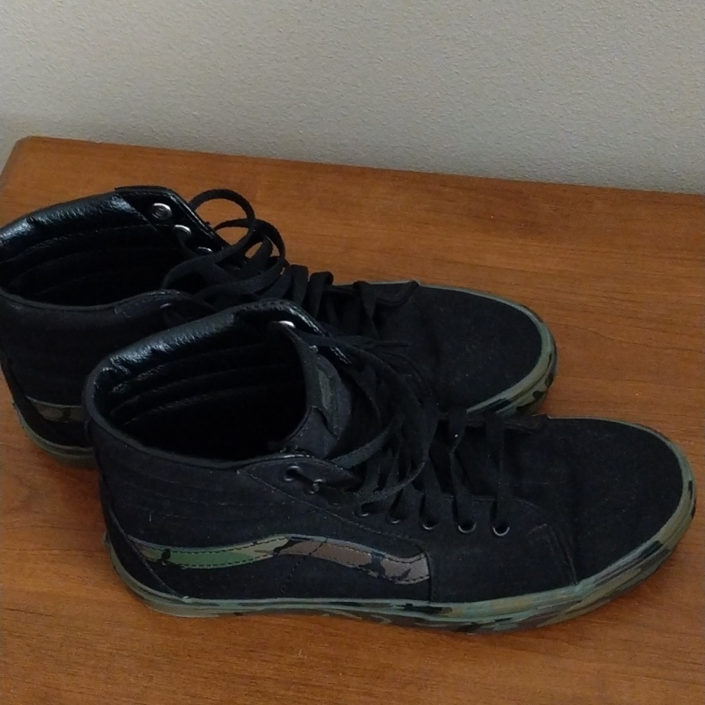 Van's high tops tennis shoes